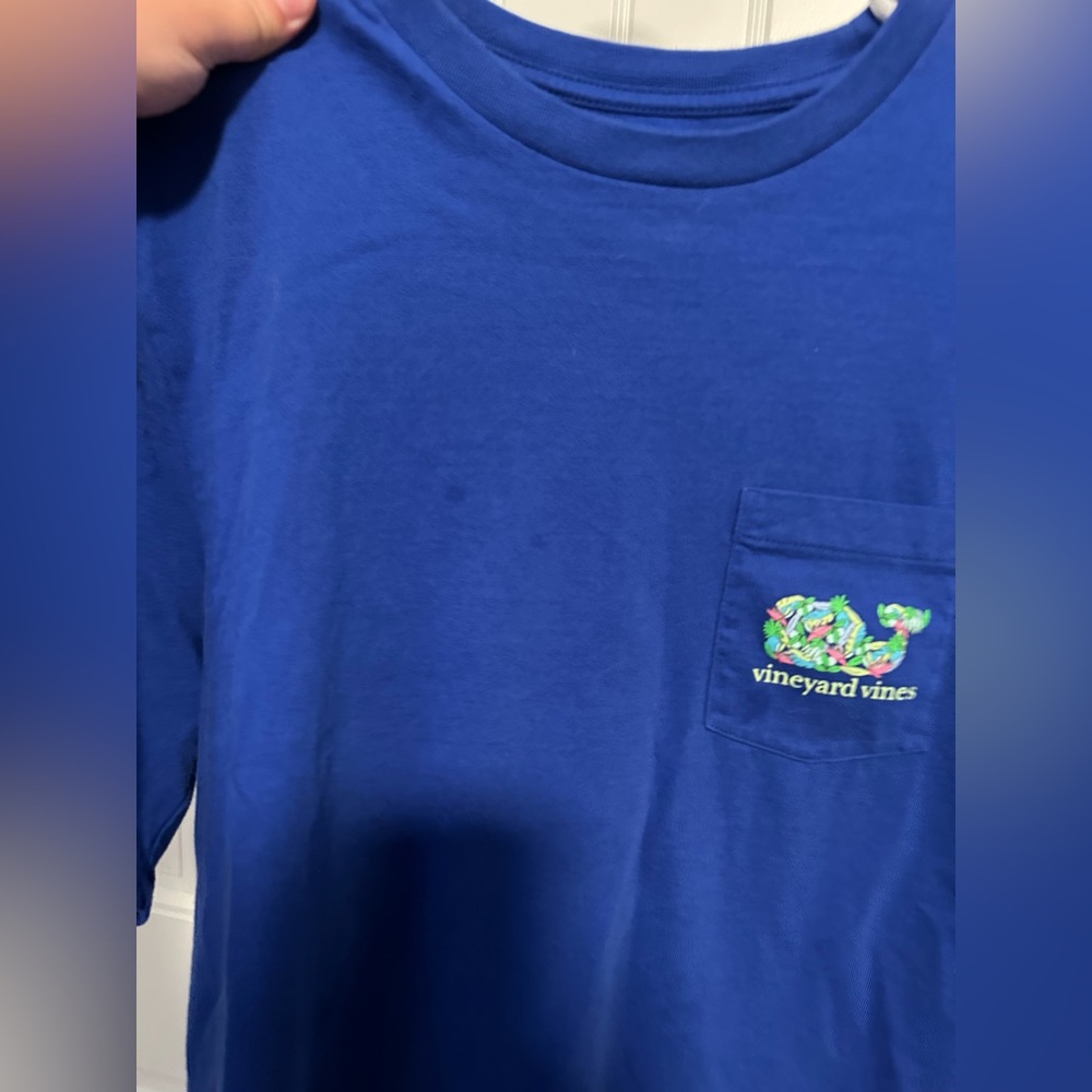 VV Tee - Picture 3 of 3